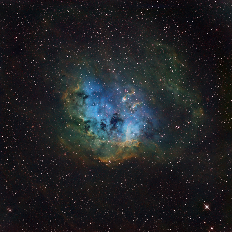 IC410 - Hubble Palette